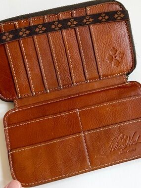 Patricia Nash Tooled Brown Leather Zip Wallet